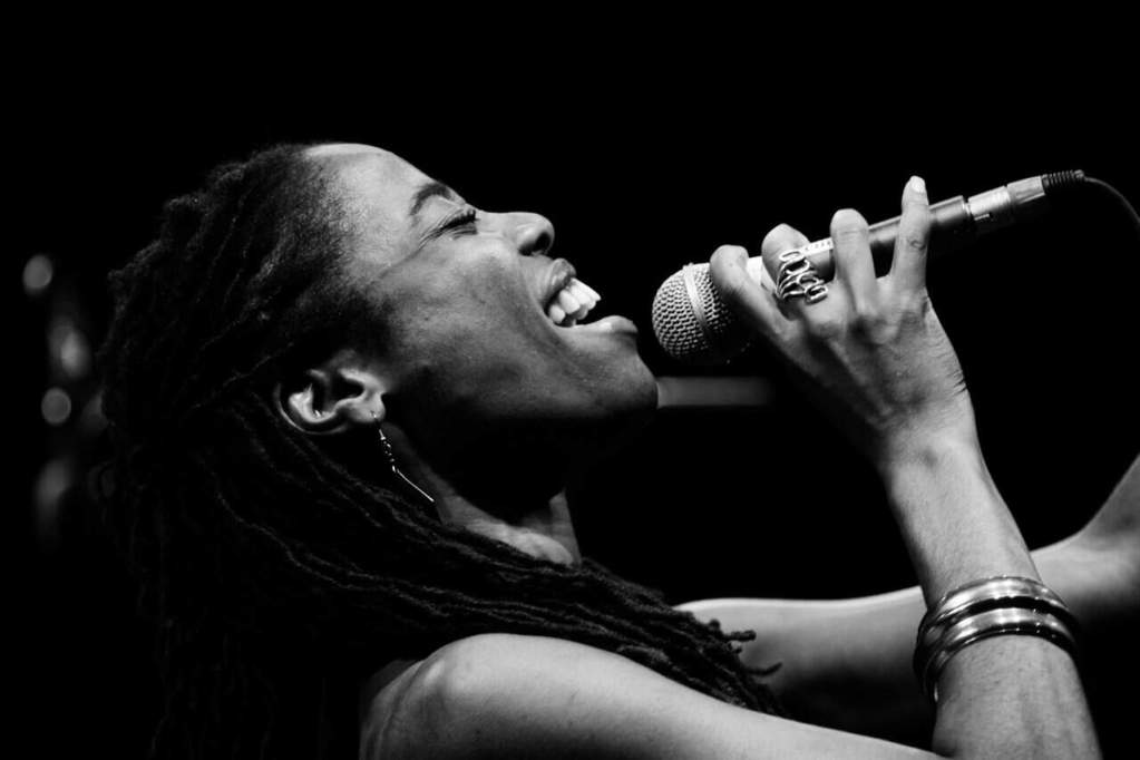 7 Jobs for Friends and Family at Weddings - Just Marry Weddings - Singer