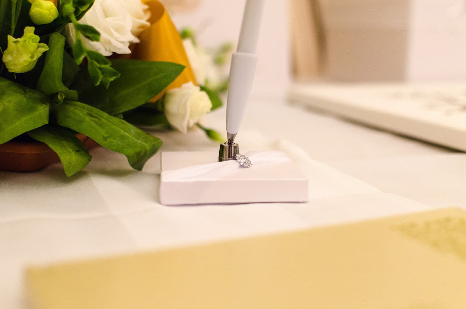 8 Alternative Wedding Guest Book Ideas The Insider Just Marry