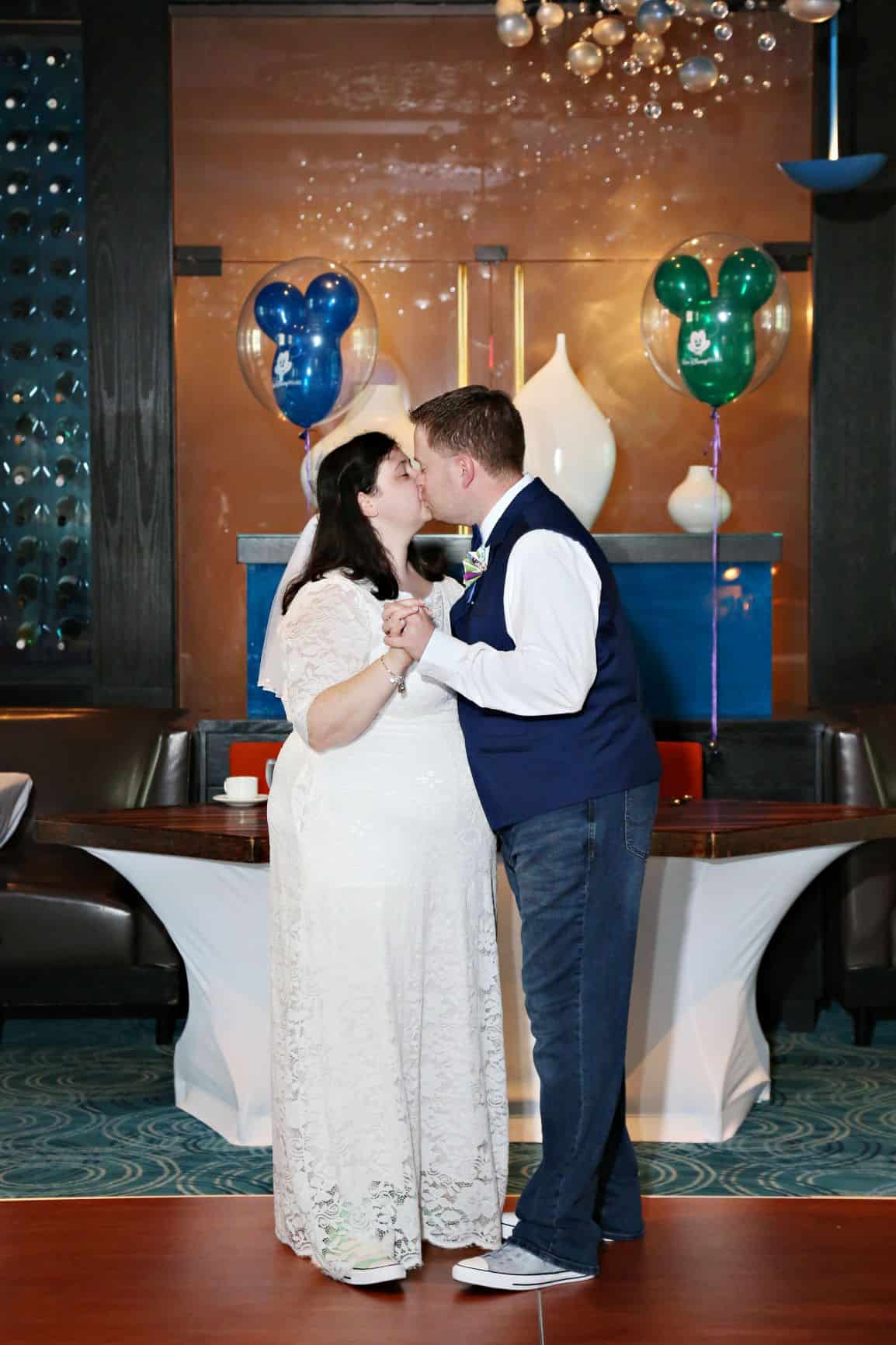 December Wedding - Just Marry Weddings - Regina Hyman Photography