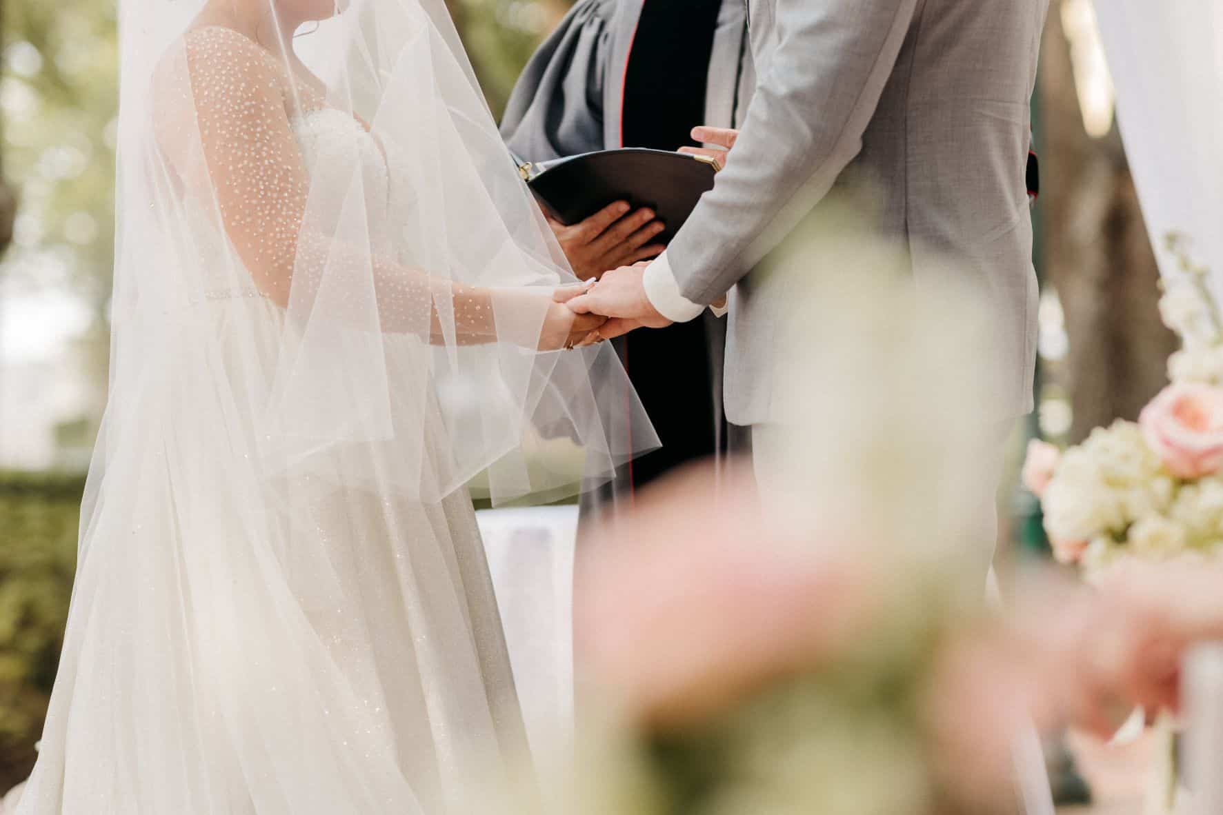 Blush and Gold Wedding - Just Marry Weddings - Allie and Joey Photography - Ceremony