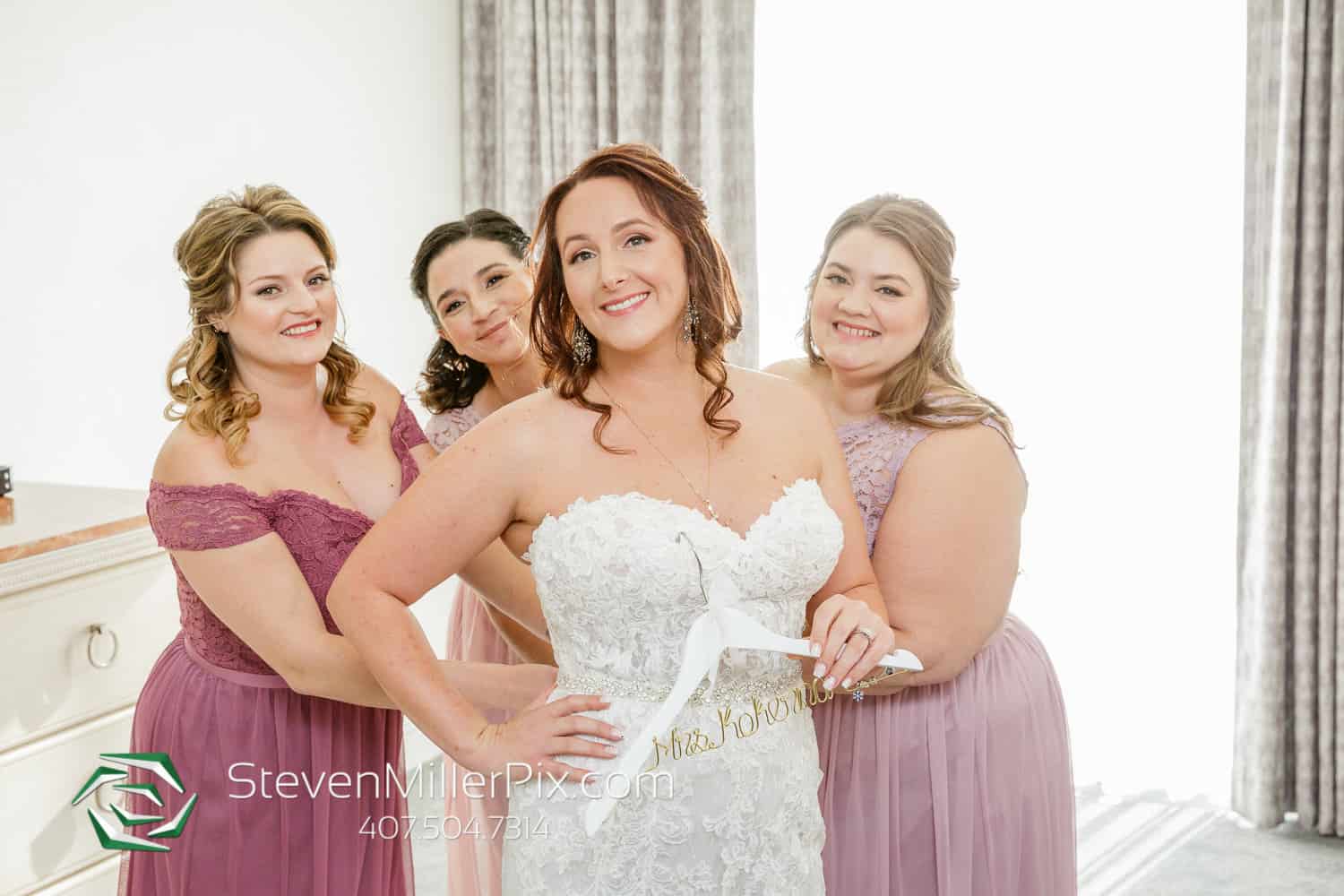 Family Wedding - Just Marry Weddings - Steven Miller Photography - Bride Getting Ready