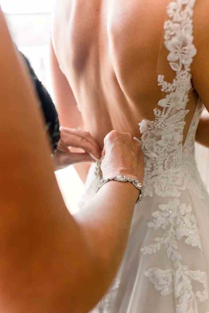 Blush and Gold Wedding - Just Marry Weddings - Cona Studios - Getting Ready