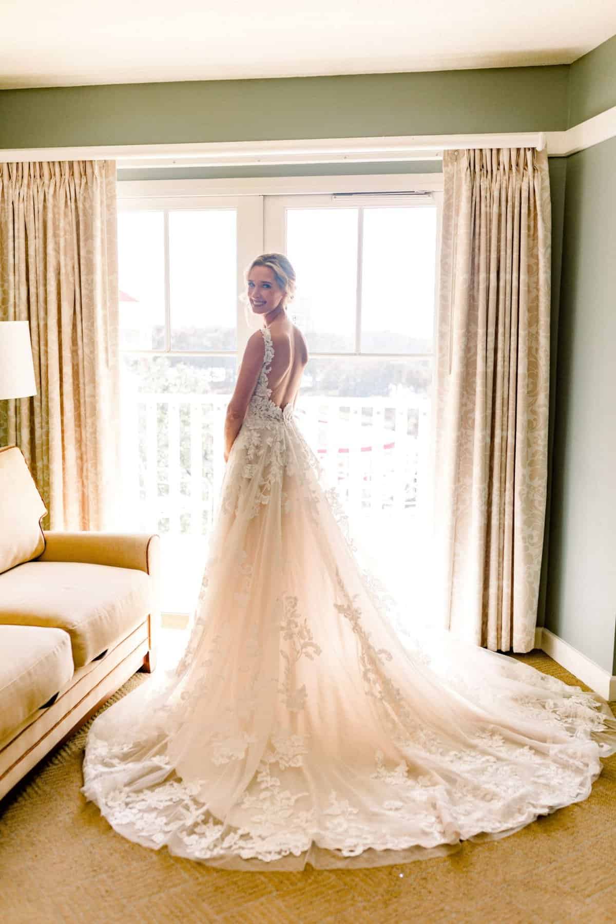 Blush and Gold Wedding - Just Marry Weddings - Cona Studios - Bridal Portrait