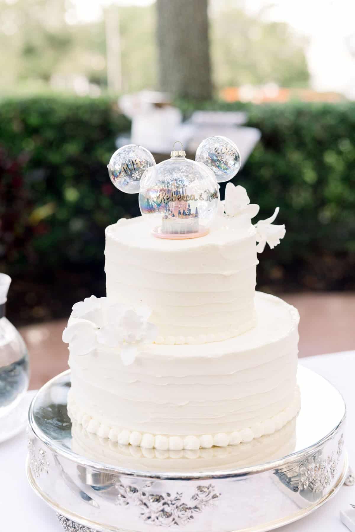 Blush and Gold Wedding - Just Marry Weddings - Cona Studios - Wedding Cake