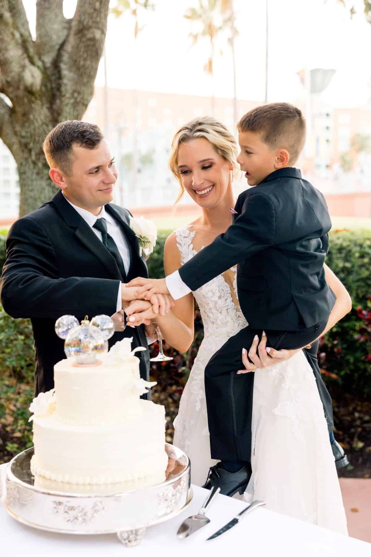 Blush and Gold Wedding - Just Marry Weddings - Cona Studios - Portraits
