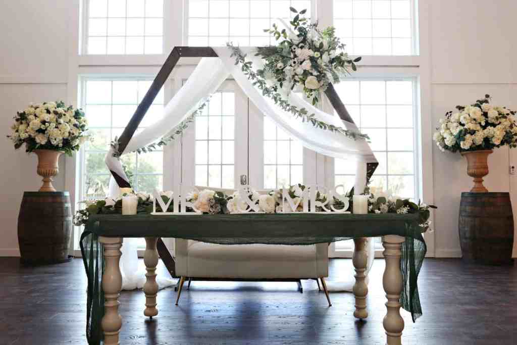 Christmas Wedding Theme - Just Marry Weddings - Regina Hyman Photography - Details - Decor