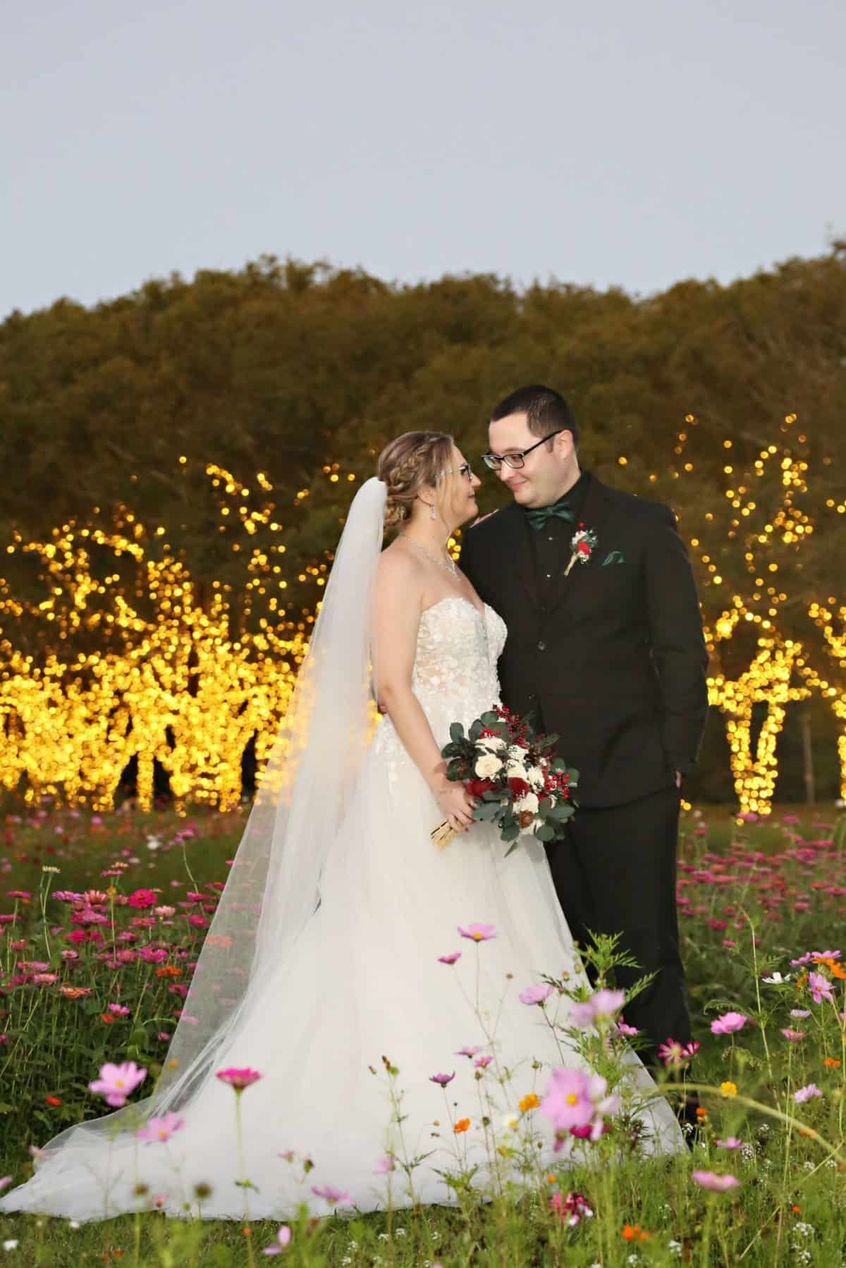 Christmas Wedding Theme - Just Marry Weddings - Regina Hyman Photography - Portraits