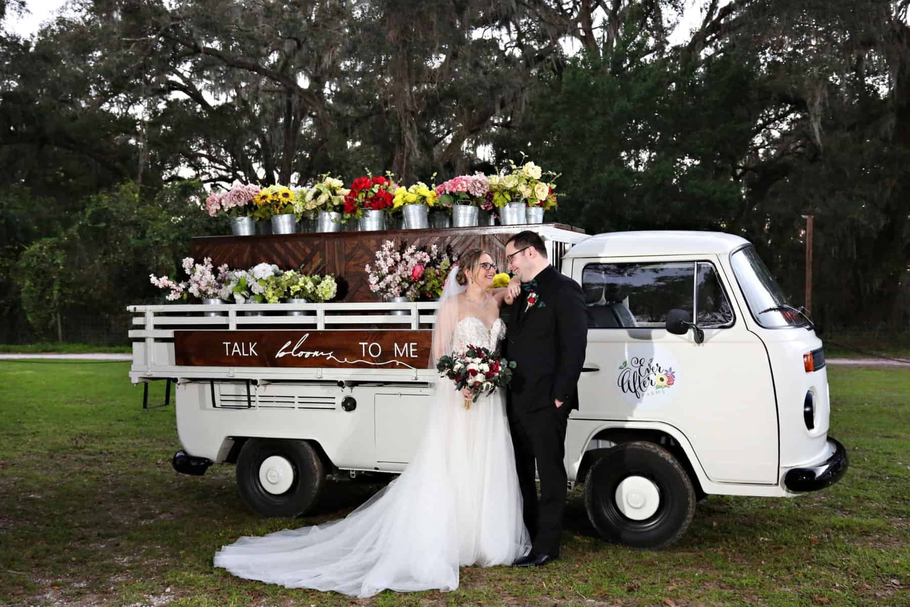 Christmas Wedding Theme - Just Marry Weddings - Regina Hyman Photography - Portraits