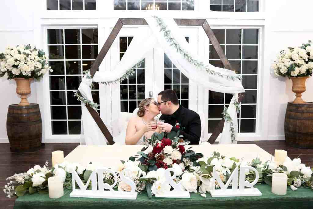 Christmas Wedding Theme - Just Marry Weddings - Regina Hyman Photography - Portraits