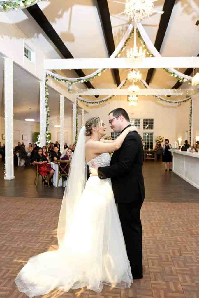 Christmas Wedding Theme - Just Marry Weddings - Regina Hyman Photography - First Dance
