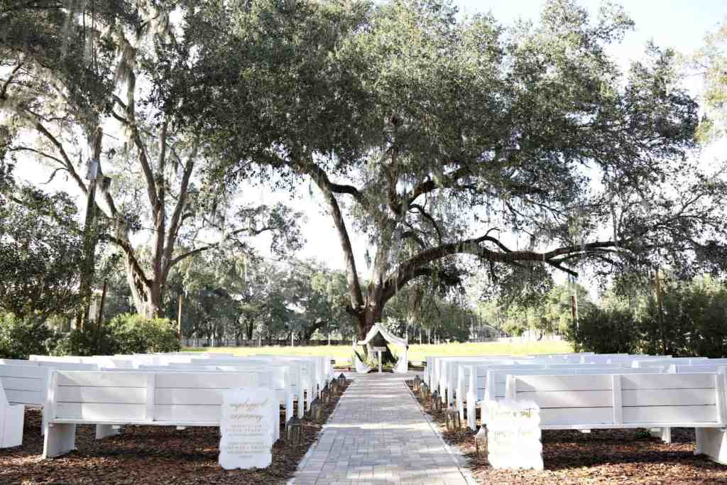 Christmas Wedding Theme - Just Marry Weddings - Regina Hyman Photography - Ceremony