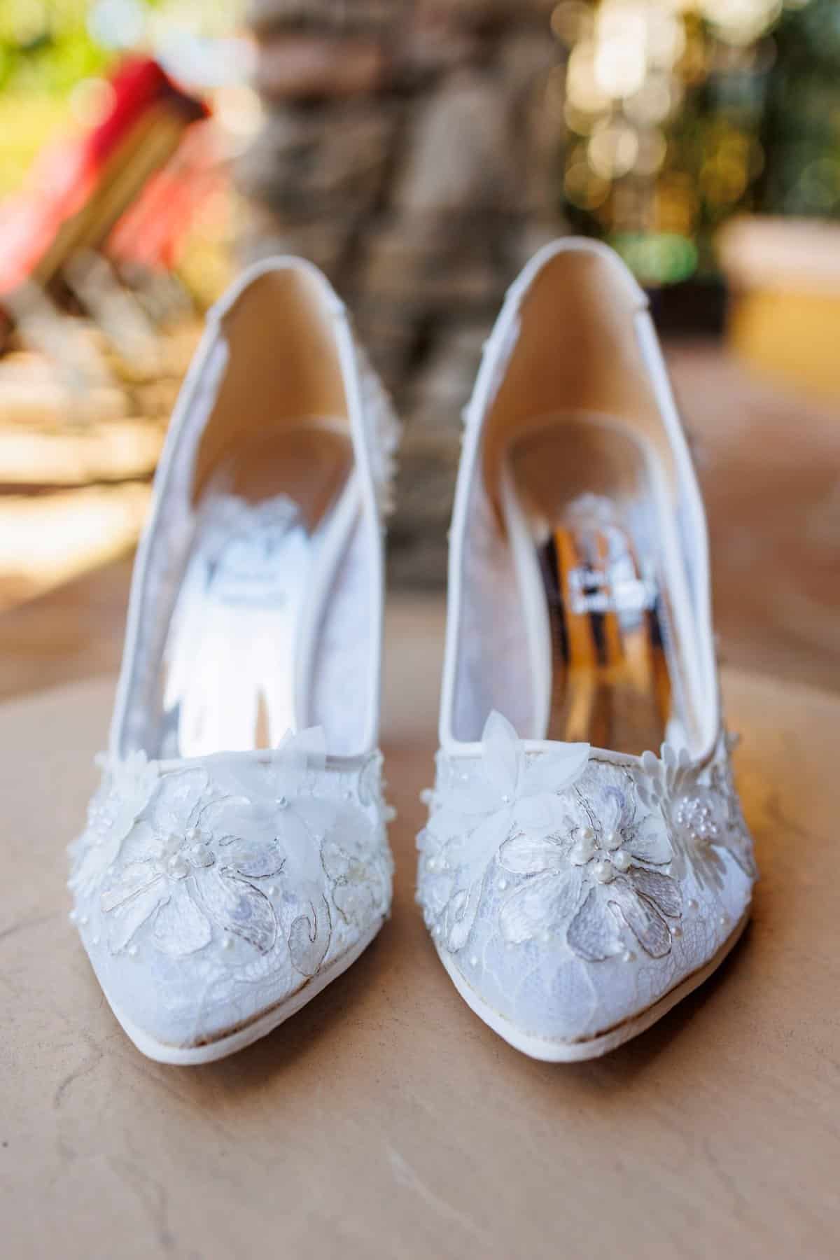 Bride's wedding shoes