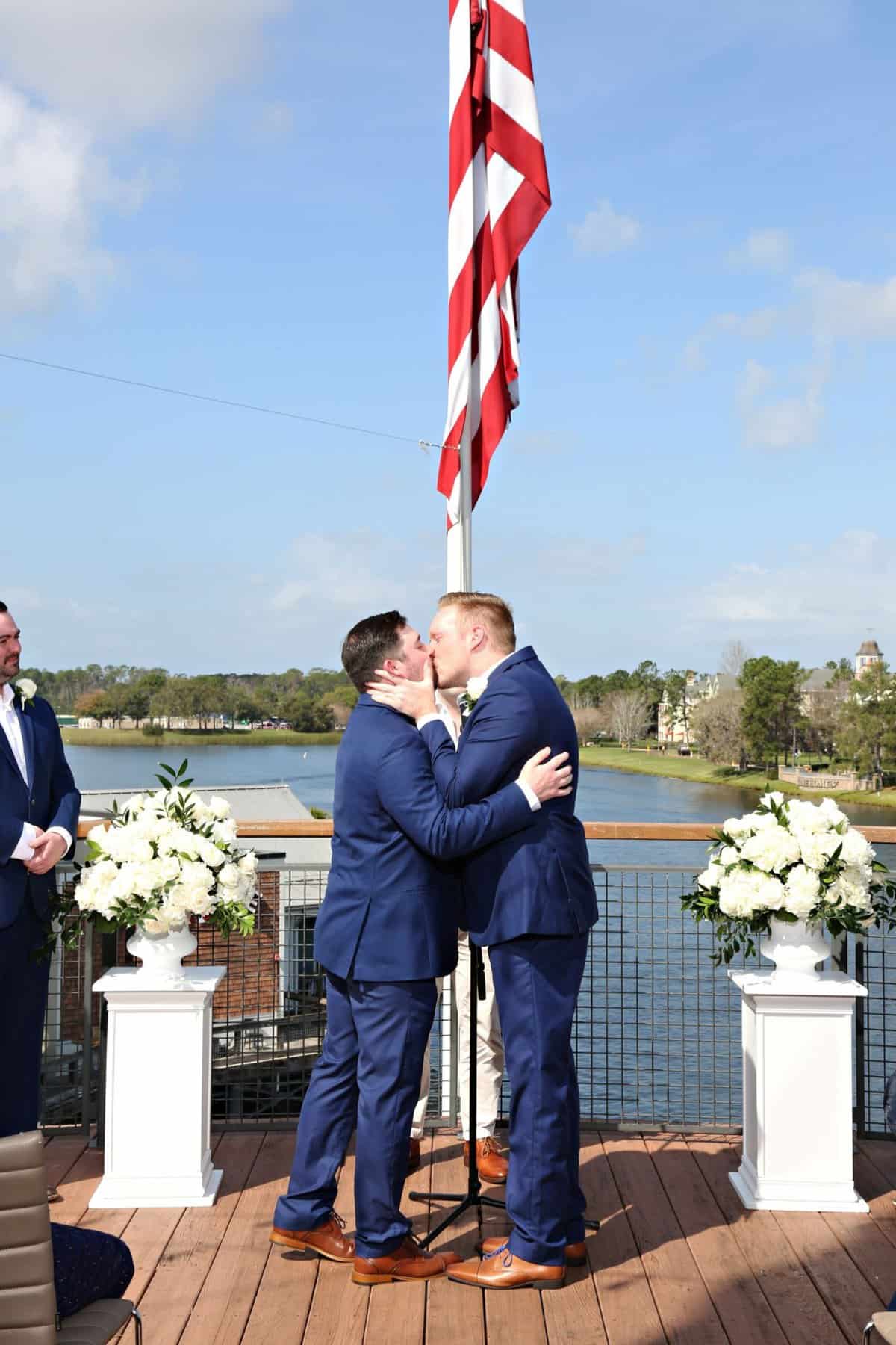 Wedding ceremony at Paddlefish Disney Springs