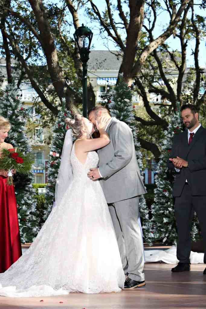 Christmas wedding at the WDW Swan and Dolphin Resort