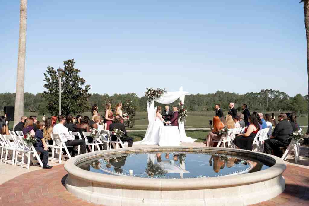 Outdoor ceremony at Rosen Shingle Creek Resort