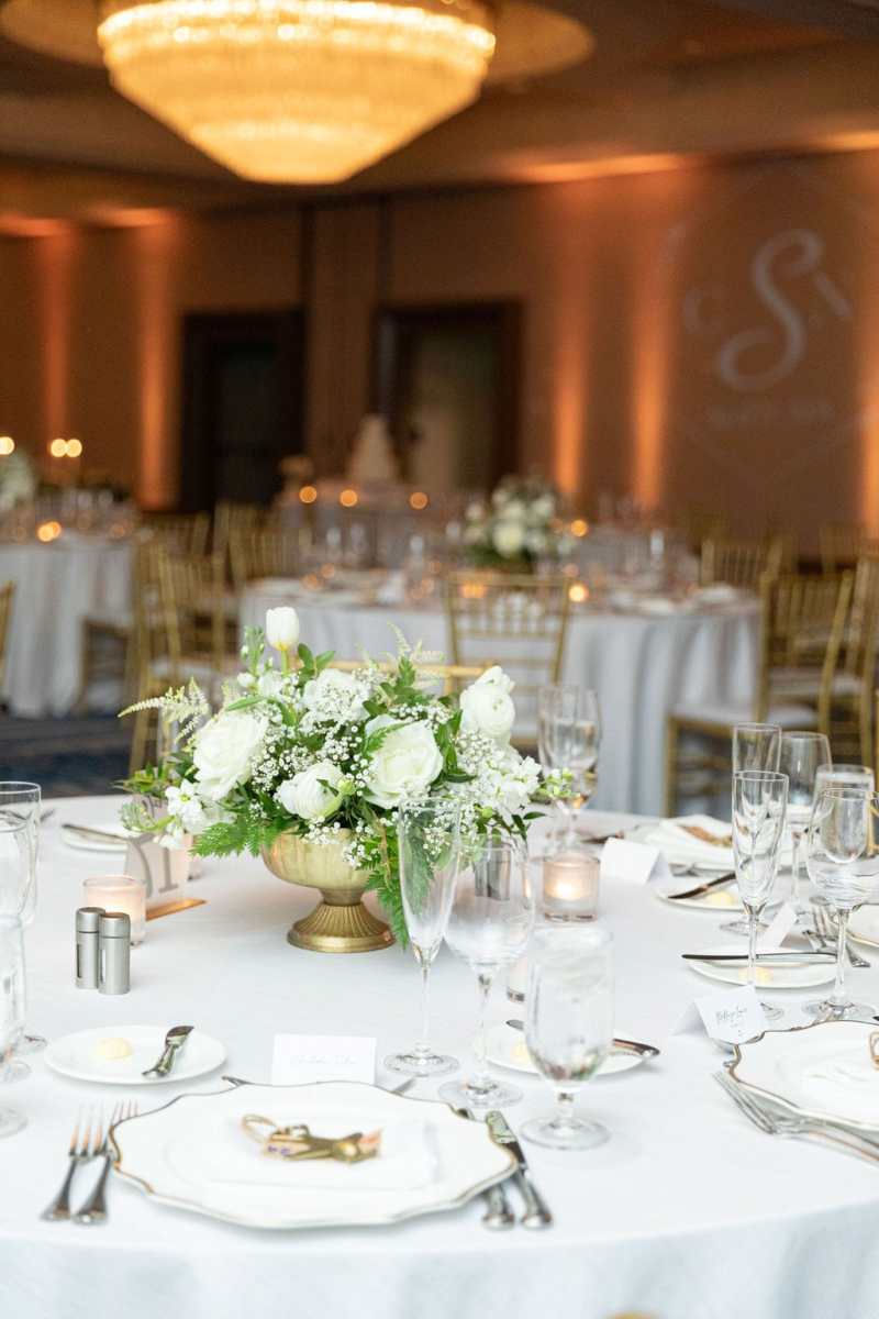 Gold and ivory reception at the Hyatt Regency Orlando