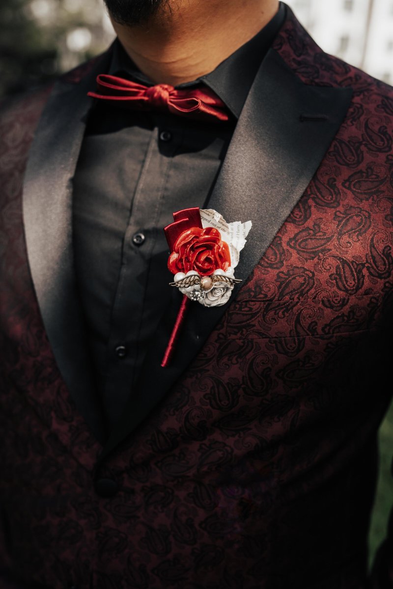 DIY groom's boutonniere
