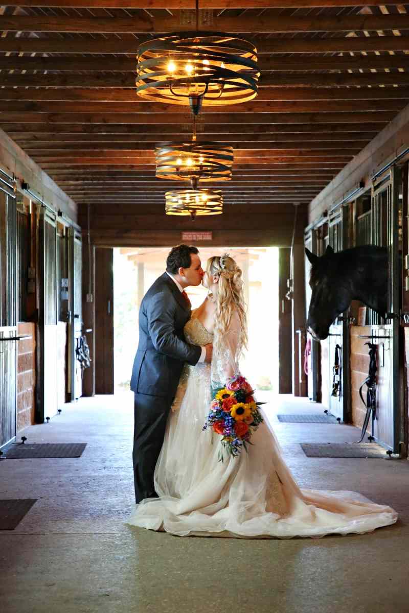 Bride and groom portraits around BLB Hacienda in Orlando