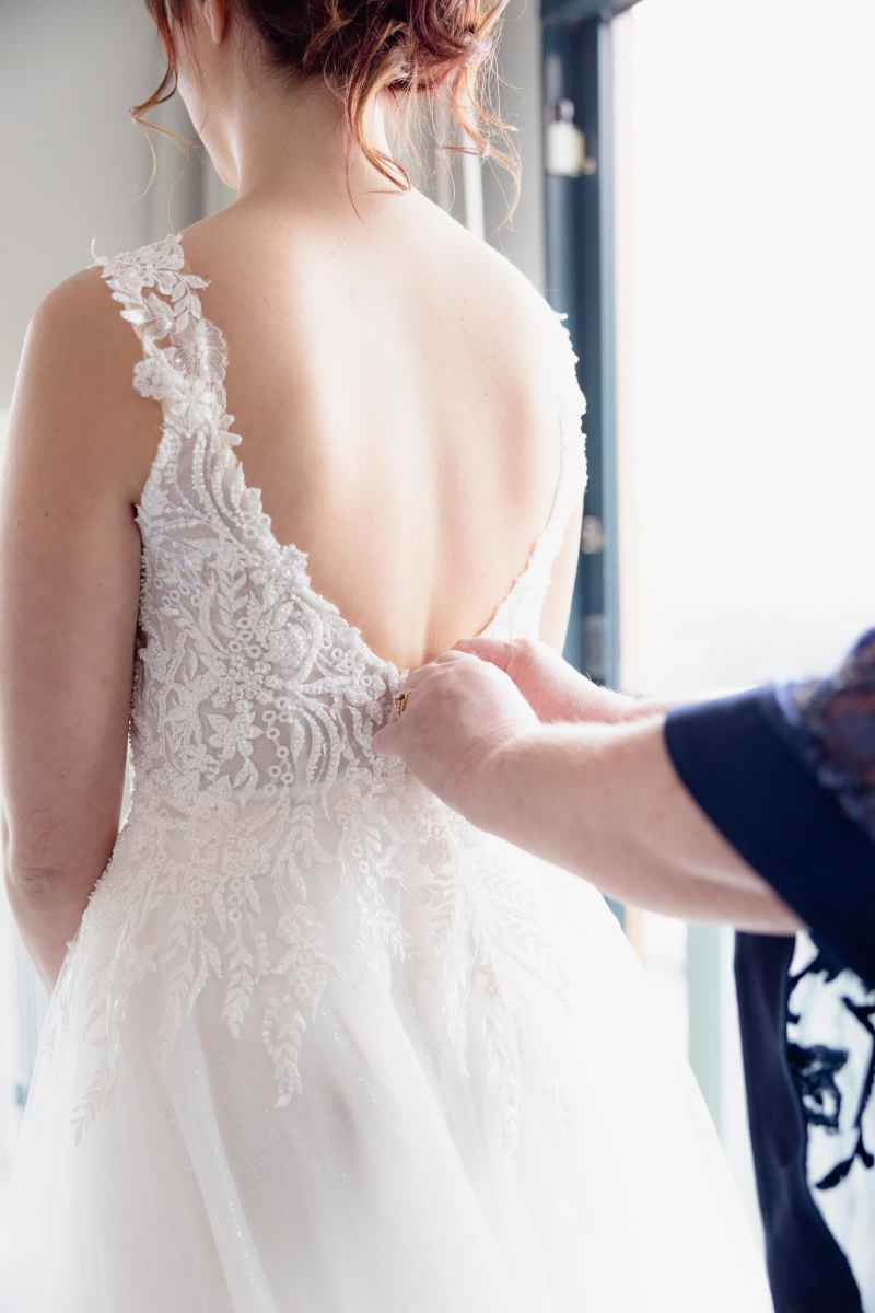 Bride getting ready photos