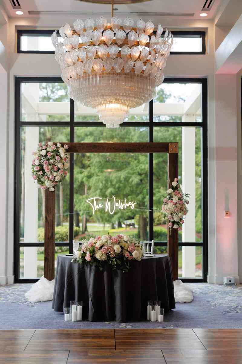 Wedding reception details - sweetheart table